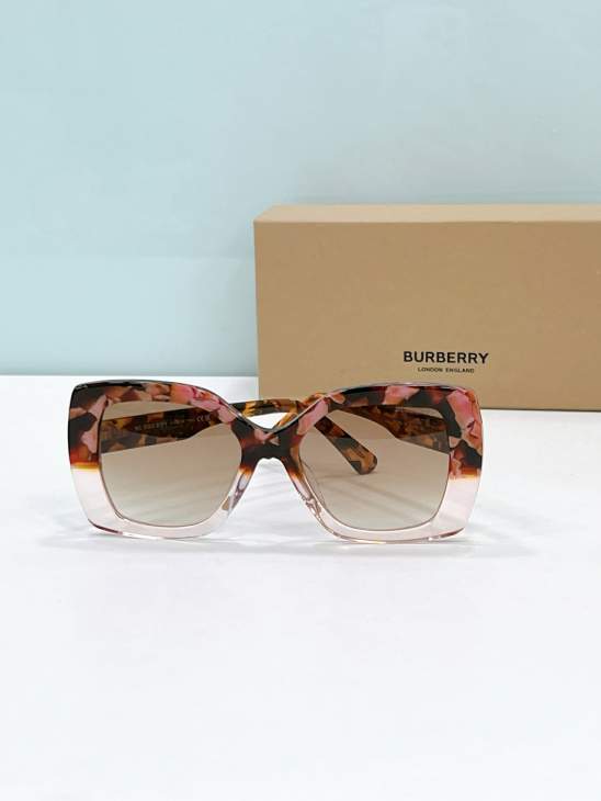Picture of Burberry Sunglasses _SKUfw77360906fw